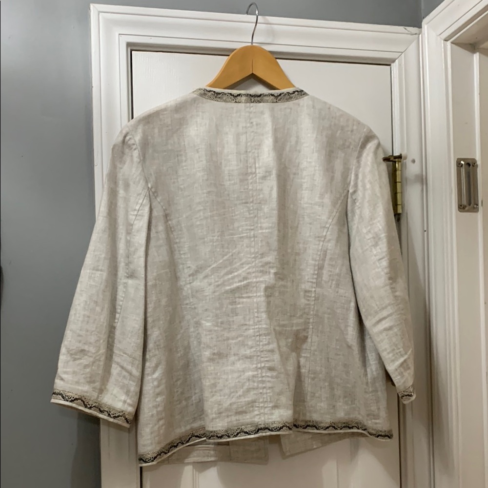 CHICO’S Elegant Cream Jacket with snake skin Black/Cream Trim - Picture 11 of 11